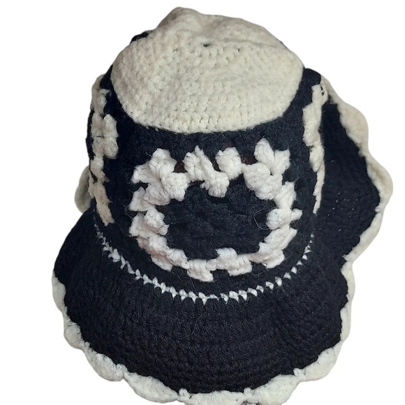 Vintage Black White Handcrafted Crochet Big Floppy Brim Hat - Picture 6 of 11